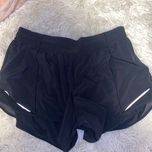 Lululemon Hotty Hot 4” Shorts
